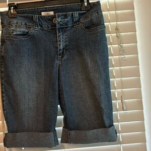 3/4 blue jeans